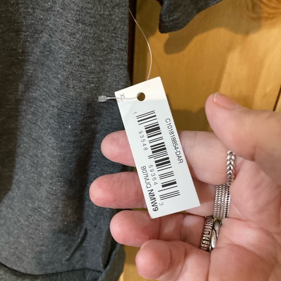 NWT - Core 10 size XL short-sleeved crop top with front twist at waistline - Picture 2 of 6